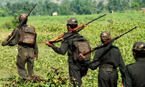 नारायणपुर में 16 नक्सलियों ने डाले हथियार नारायणपुर में 16 नक्सलियों ने डाले हथियार
