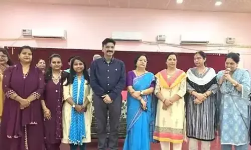 Prayagraj: राष्ट्र उन्नति में नारी शिक्षा की अहमियत Prayagraj: राष्ट्र उन्नति में नारी शिक्षा की अहमियत
