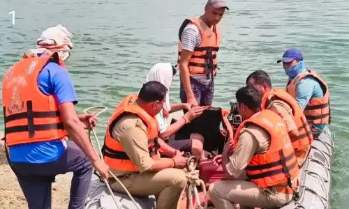 Jhansi: नहर से मिले दो शव, परिजनों में कोहराम