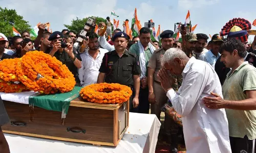 Haryana : लांस नायक का कैथल गांव में पूरे राजकीय सम्मान के साथ अंतिम संस्कार किया गया