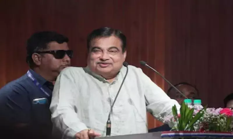 सोशल मीडिया अभियान पर गडकरी का जवाब: राजनीतिक हमला बताया