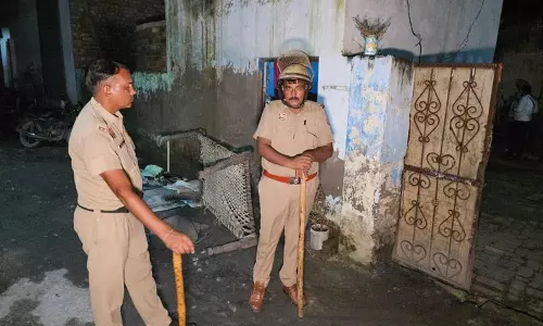 Haryana के तरौरी में ड्रग छापेमारी के दौरान पुलिस पर हमला, सब-इंस्पेक्टर घायल Haryana के तरौरी में ड्रग छापेमारी के दौरान पुलिस पर हमला, सब-इंस्पेक्टर घायल