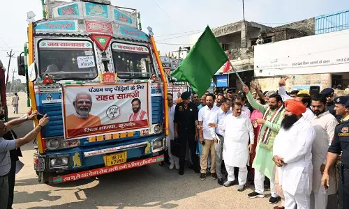 Haryana : पड़ोसी होने के नाते पंजाब की मदद करना हमारी जिम्मेदारी सीएम सैनी Haryana : पड़ोसी होने के नाते पंजाब की मदद करना हमारी जिम्मेदारी सीएम सैनी