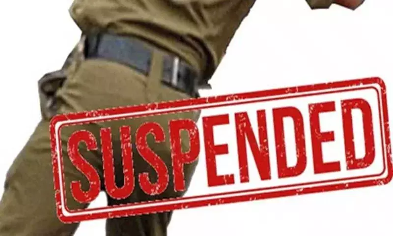 Assam: धुबरी में दो पुलिसकर्मियों के निलंबन से विवाद Assam: धुबरी में दो पुलिसकर्मियों के निलंबन से विवाद