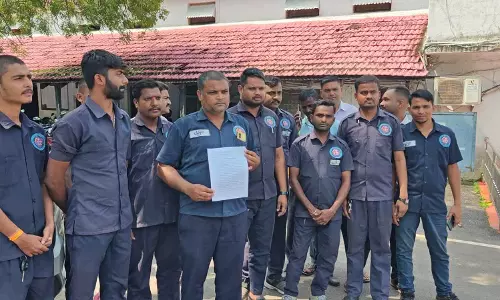 डायल 112 के चालकों को 3 महीने से नहीं मिली सैलरी, रायपुर SSP से मिले डायल 112 के चालकों को 3 महीने से नहीं मिली सैलरी, रायपुर SSP से मिले