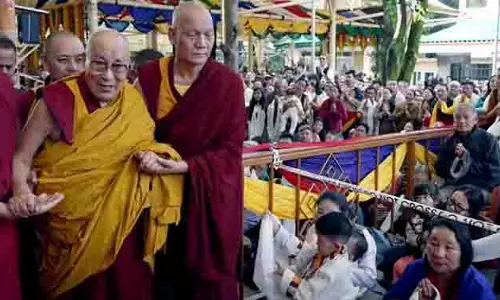 Dalai Lama ने धर्मशाला में दीर्घायु प्रार्थना सभा में भाग लिया Dalai Lama ने धर्मशाला में दीर्घायु प्रार्थना सभा में भाग लिया