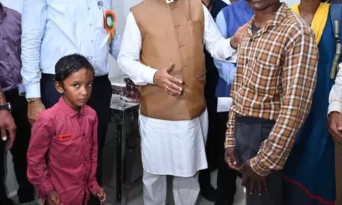 कृत्रिम पैर मिलने से दिव्यांगों को मिली जीने की नई राह