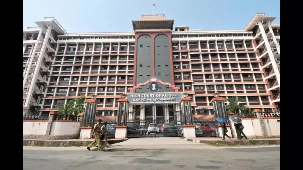 केरल HC ने सरकार से ग्लोबल अयप्पा संगमम कार्यक्रम में फंडिंग, भूमिका के बारे में स्पष्टीकरण मांगा केरल HC ने सरकार से ग्लोबल अयप्पा संगमम कार्यक्रम में फंडिंग, भूमिका के बारे में स्पष्टीकरण मांगा