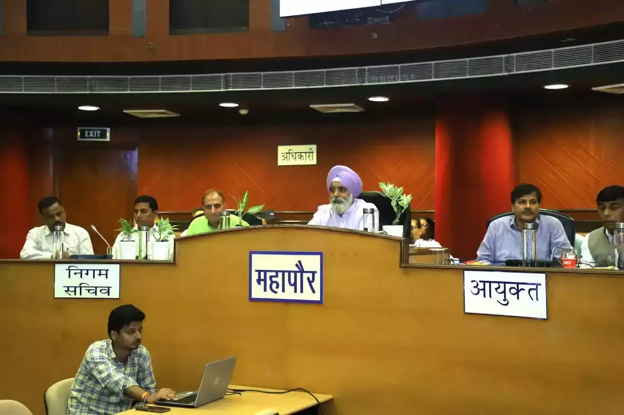 New Delhi: सफाई कर्मचारी एमसीडी की रीढ़, महापौर का बयान New Delhi: सफाई कर्मचारी एमसीडी की रीढ़, महापौर का बयान