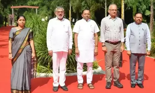 Gandhinagar: वनपाल स्मारक में मुख्यमंत्री ने दी वन शहीदों को श्रद्धांजलि