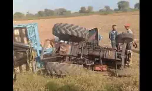 Haryana: भिवानी में ट्रैक्टर-ट्रॉली पलटने से 30 लोग घायल Haryana: भिवानी में ट्रैक्टर-ट्रॉली पलटने से 30 लोग घायल
