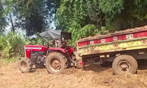 Odisha: रेत माफिया ने पुलिस पर घात लगाकर हमला किया Odisha: रेत माफिया ने पुलिस पर घात लगाकर हमला किया