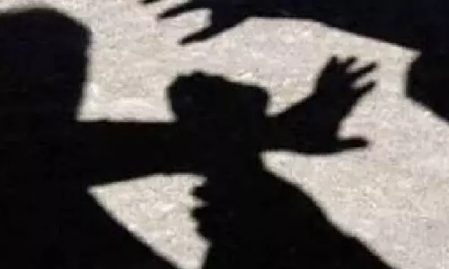 Bengaluru में नाबालिग से छेड़छाड़, ड्राइवर को पीटा