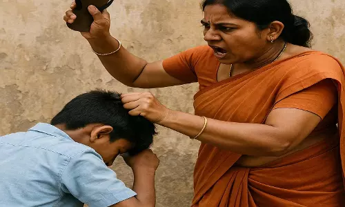 नाबालिग की चप्पलों से पिटाई, बाल पकड़कर घसीटा, ईदगाह भाटा क्षेत्र में विवाद नाबालिग की चप्पलों से पिटाई, बाल पकड़कर घसीटा, ईदगाह भाटा क्षेत्र में विवाद