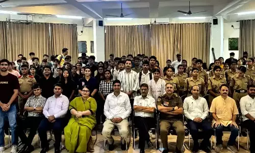 New Delhi: रामजस कॉलेज में छात्रों ने किया ग्रीन और क्लीन कैंपस अभियान New Delhi: रामजस कॉलेज में छात्रों ने किया ग्रीन और क्लीन कैंपस अभियान