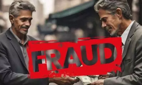 खुदाई के दौरान नकली सोना मिलने पर व्यक्ति ने उसे 2 लाख रुपये में बेच दिया खुदाई के दौरान नकली सोना मिलने पर व्यक्ति ने उसे 2 लाख रुपये में बेच दिया