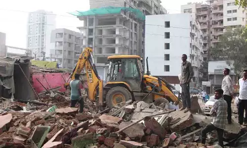 Pune: पीसीएमसी ने वाकड और तथावड़े में अवैध अतिक्रमण पर कड़ी कार्रवाई की Pune: पीसीएमसी ने वाकड और तथावड़े में अवैध अतिक्रमण पर कड़ी कार्रवाई की