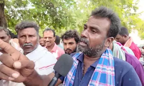 Komatireddy Venkat Reddy को बाजार से पिटवाना चाहिए.. अन्नदाता की भावुक टिप्पणी