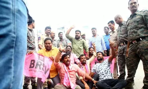 कांग्रेस सरकार बेरोजगार युवाओं के लिए अभिशाप: BRSV KU अध्यक्ष कांग्रेस सरकार बेरोजगार युवाओं के लिए अभिशाप: BRSV KU अध्यक्ष