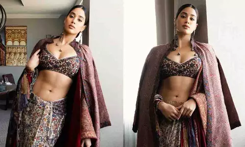 Janhvi: 80 के दशक से प्रेरित लुक बना टोरंटो फिल्म फेस्टिवल की शान Janhvi: 80 के दशक से प्रेरित लुक बना टोरंटो फिल्म फेस्टिवल की शान