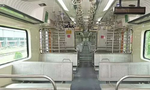 Howrah से एसी लोकल: आगे क्या? रेलवे अधिकारियों ने जानकारी साझा की