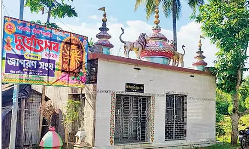 Afzal-Asgar दुर्गा पूजा गतिविधियों के प्रभारी हैं Afzal-Asgar दुर्गा पूजा गतिविधियों के प्रभारी हैं