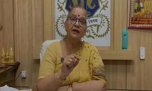 लखनऊ की मेयर का अफसरों पर गुस्सा, मुख्यमंत्री से करेंगी शिकायत लखनऊ की मेयर का अफसरों पर गुस्सा, मुख्यमंत्री से करेंगी शिकायत