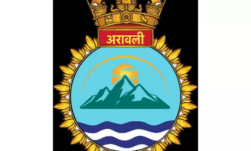 भारतीय नौसेना ने गुरुग्राम में INS अरावली का किया जलावतरण