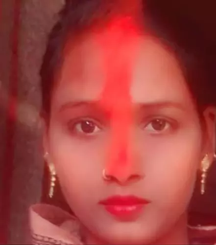 शादीशुदा बेटी की मौत की खबर सुनकर मां को हुआ ब्रेन हेमरेज, परिवार में मातम शादीशुदा बेटी की मौत की खबर सुनकर मां को हुआ ब्रेन हेमरेज, परिवार में मातम