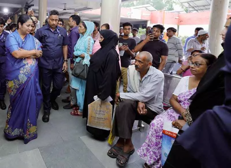 मुख्यमंत्री रेखा ने मानसिक स्वास्थ्य सुविधा के पुनरुद्धार का आदेश दिया मुख्यमंत्री रेखा ने मानसिक स्वास्थ्य सुविधा के पुनरुद्धार का आदेश दिया