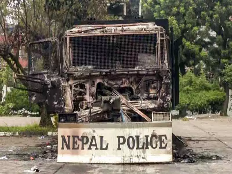 नेपाल में जनरेशन जेड विरोध प्रदर्शन में 34 की मौत; राष्ट्रपति भवन में संकट बैठक नेपाल में जनरेशन जेड विरोध प्रदर्शन में 34 की मौत; राष्ट्रपति भवन में संकट बैठक