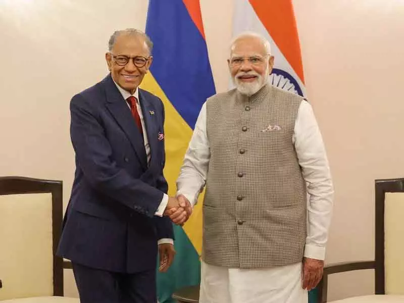 मोदी और मॉरीशस PM ने स्वास्थ्य, तकनीक व सुरक्षा सहयोग बढ़ाने पर सहमति मोदी और मॉरीशस PM ने स्वास्थ्य, तकनीक व सुरक्षा सहयोग बढ़ाने पर सहमति