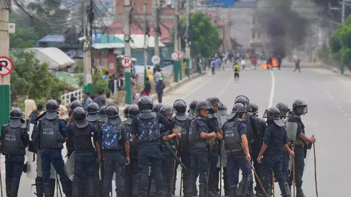 Kathmandu: नेपाल में भगोड़े कैदियों को पुलिस का चेतावनी संदेश Kathmandu: नेपाल में भगोड़े कैदियों को पुलिस का चेतावनी संदेश
