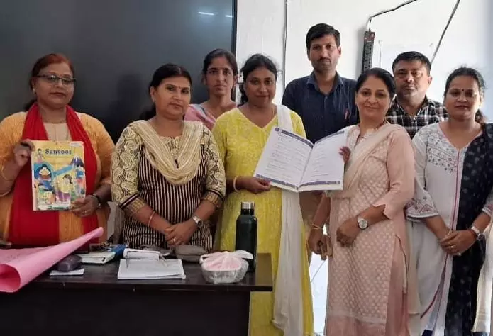 Bareilly: एफएलएन प्रशिक्षण के सफल समापन पर शिक्षक प्रसन्न Bareilly: एफएलएन प्रशिक्षण के सफल समापन पर शिक्षक प्रसन्न