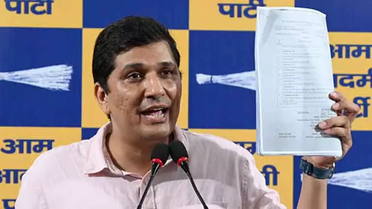 आप ने भाजपा पर राजधानी को डंपिंग ग्राउंड बनाने का आरोप लगाया आप ने भाजपा पर राजधानी को डंपिंग ग्राउंड बनाने का आरोप लगाया