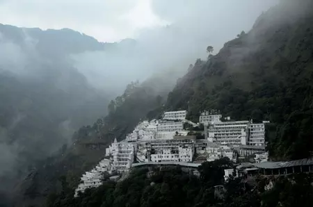 वैष्णो देवी यात्रा 14 सितंबर से फिर से शुरू होगी, भूस्खलन के बाद दो हफ्ते तक रही स्थगित वैष्णो देवी यात्रा 14 सितंबर से फिर से शुरू होगी, भूस्खलन के बाद दो हफ्ते तक रही स्थगित