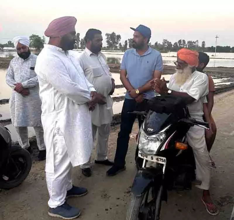 Ludhiana: बाढ़ पीड़ितों की मदद करना खेल प्रेमियों की प्राथमिकता Ludhiana: बाढ़ पीड़ितों की मदद करना खेल प्रेमियों की प्राथमिकता