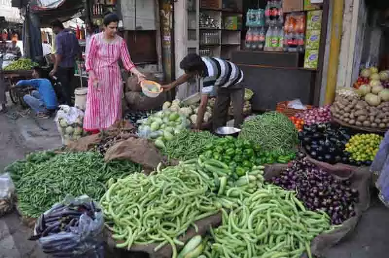 Chandigarh में बारिश से आपूर्ति बाधित होने से सब्जियों के दाम बढ़े Chandigarh में बारिश से आपूर्ति बाधित होने से सब्जियों के दाम बढ़े