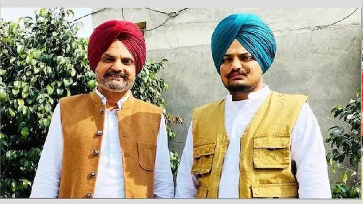 मूसेवाला हत्याकांड: पिता बलकौर सिंह कोर्ट में भावुक हुए मूसेवाला हत्याकांड: पिता बलकौर सिंह कोर्ट में भावुक हुए