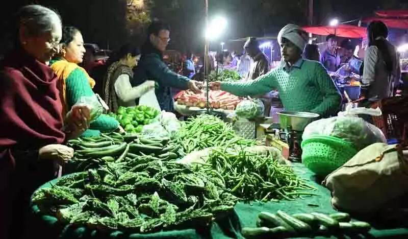 आपूर्ति बाधित होने के कारण Chandigarh में सब्जियों की कीमतों में उछाल आपूर्ति बाधित होने के कारण Chandigarh में सब्जियों की कीमतों में उछाल