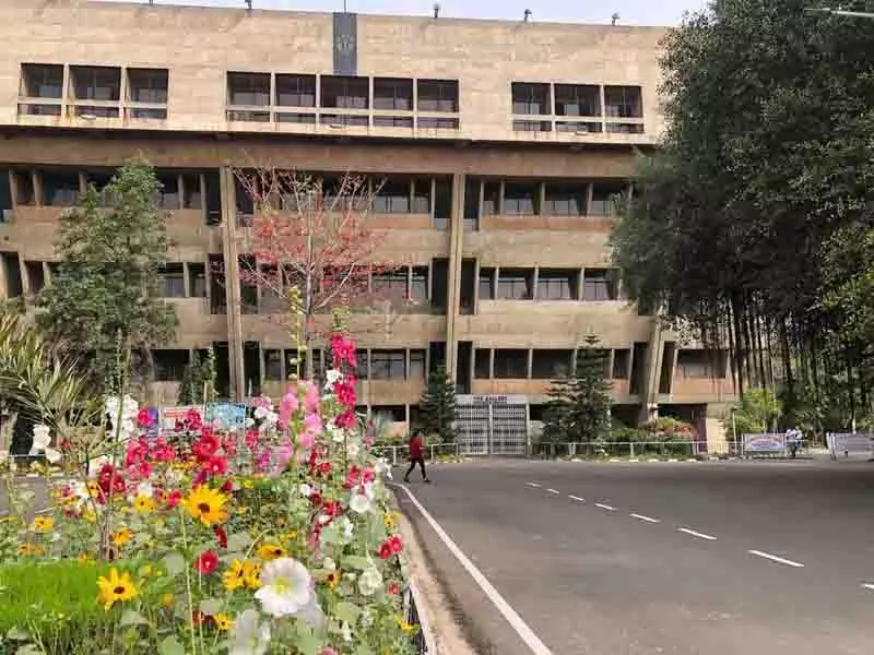 GNDU के गैर-शिक्षण कर्मचारियों ने डॉ. निज्जर से मुलाकात कर अपनी मांगें रखीं GNDU के गैर-शिक्षण कर्मचारियों ने डॉ. निज्जर से मुलाकात कर अपनी मांगें रखीं