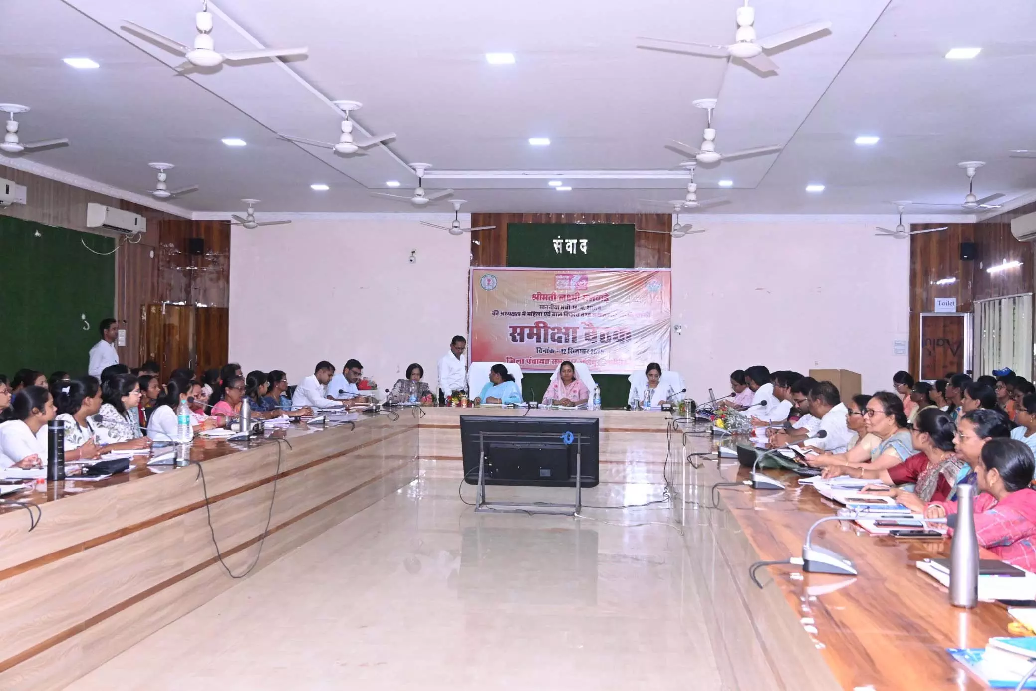 आंगनबाड़ी केंद्रों की साफ सफाई और बच्चों के सफाई के प्रति करें जागरूक: मंत्री राजवाड़े आंगनबाड़ी केंद्रों की साफ सफाई और बच्चों के सफाई के प्रति करें जागरूक: मंत्री राजवाड़े
