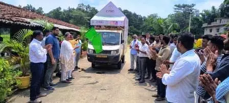 विधायक गोमती ने सूर्य घर मुफ्त बिजली योजना के प्रचार-प्रसार रथ को हरी झण्डी दिखाकर किया रवाना विधायक गोमती ने सूर्य घर मुफ्त बिजली योजना के प्रचार-प्रसार रथ को हरी झण्डी दिखाकर किया रवाना