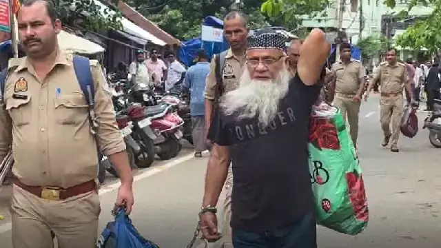 DRDO सूचना लीक मामले में पाकिस्तानी आईएसआई आतंकी कोर्ट में पेश DRDO सूचना लीक मामले में पाकिस्तानी आईएसआई आतंकी कोर्ट में पेश