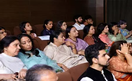 दिल्ली में द बंगाल फाइल्स की स्पेशल स्क्रीनिंग, रेखा गुप्ता समेत कई नेताओं ने देखी फिल्म दिल्ली में द बंगाल फाइल्स की स्पेशल स्क्रीनिंग, रेखा गुप्ता समेत कई नेताओं ने देखी फिल्म