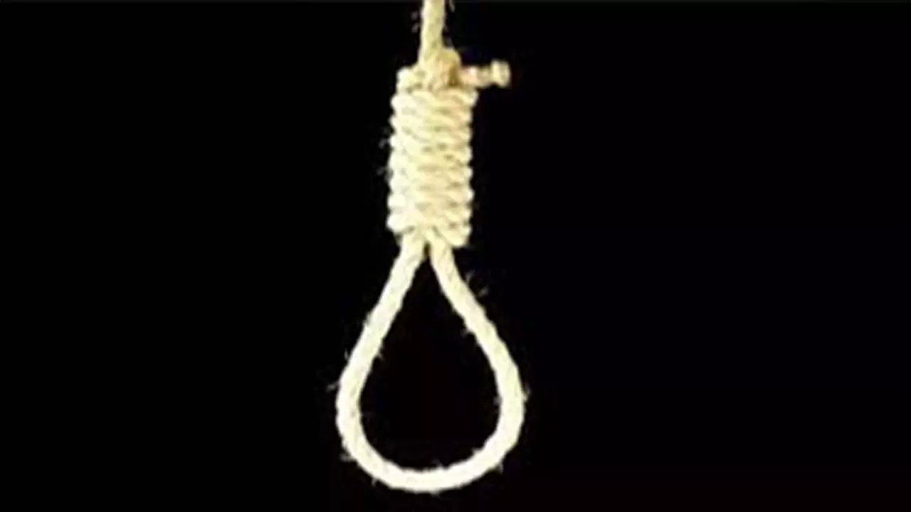 पंतनगर यूनिवर्सिटी में बीटेक छात्र ने हॉस्टल में फांसी लगाकर की खुदकुशी पंतनगर यूनिवर्सिटी में बीटेक छात्र ने हॉस्टल में फांसी लगाकर की खुदकुशी