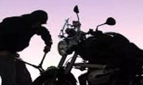 दुर्ग में बाइक चोरी, घर के सामने से पार