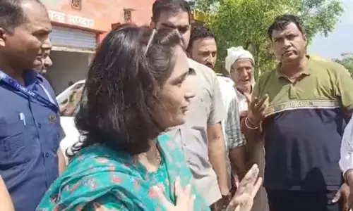Jind: विनेश फोगाट पर सरपंच का तीखा हमला Jind: विनेश फोगाट पर सरपंच का तीखा हमला