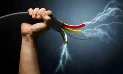 Tamil Nadu: 35 वर्षीय दिहाड़ी मजदूर की बिजली का करंट लगने से मौत Tamil Nadu: 35 वर्षीय दिहाड़ी मजदूर की बिजली का करंट लगने से मौत