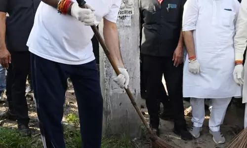 Gurugram में स्वच्छता को व्यापक बढ़ावा, मुख्यमंत्री ने कचरा समाधान के लिए स्थायी समाधान का संकल्प लिया Gurugram में स्वच्छता को व्यापक बढ़ावा, मुख्यमंत्री ने कचरा समाधान के लिए स्थायी समाधान का संकल्प लिया